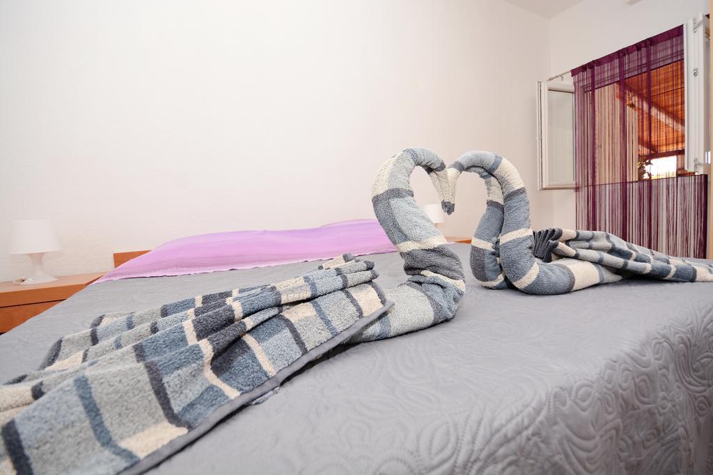 Apartments Katarina 韦利拉特 外观 照片