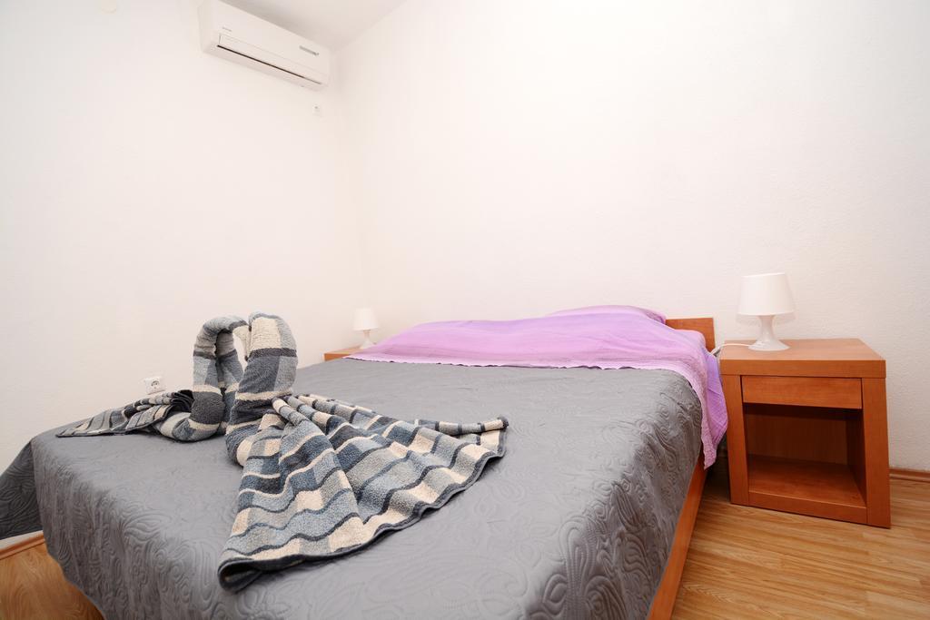 Apartments Katarina 韦利拉特 外观 照片